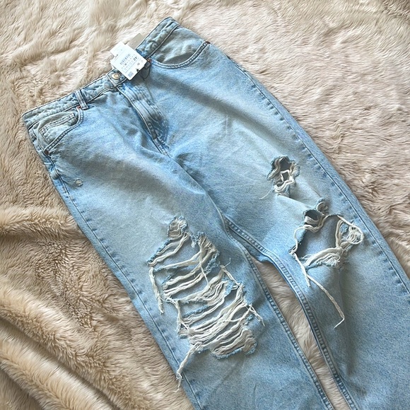New with Tags Zara Ripped Mom Fit jeans in size: US 10 - Picture 5 of 5